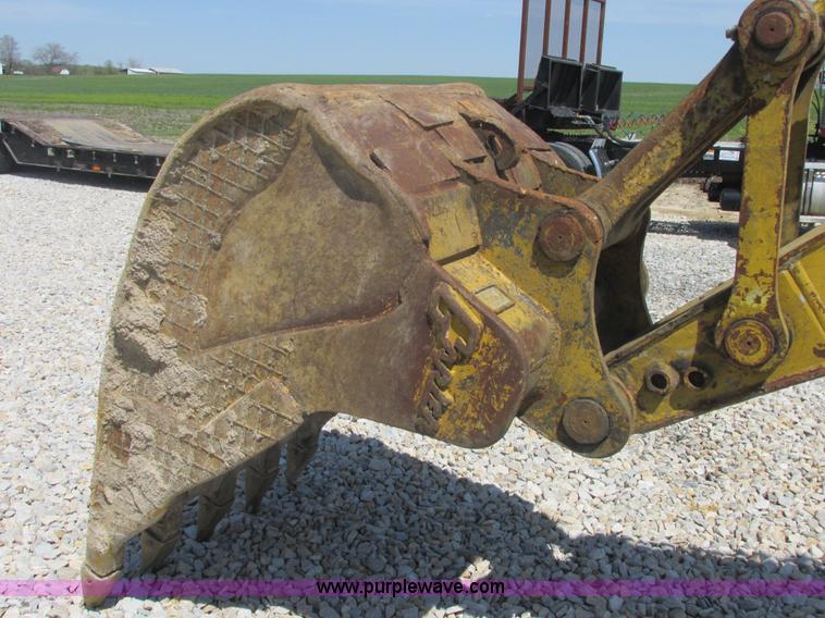 image for item E7196 2003 Komatsu PC200LC-7 excavator