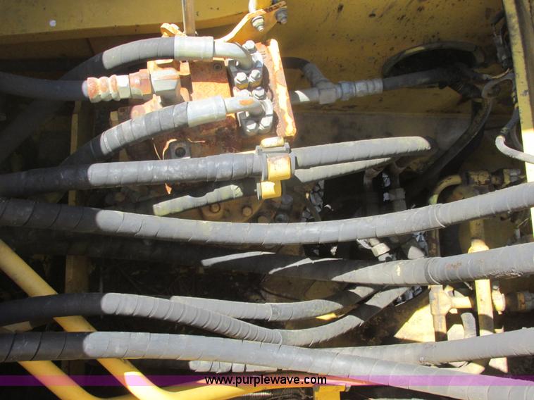 image for item E7196 2003 Komatsu PC200LC-7 excavator