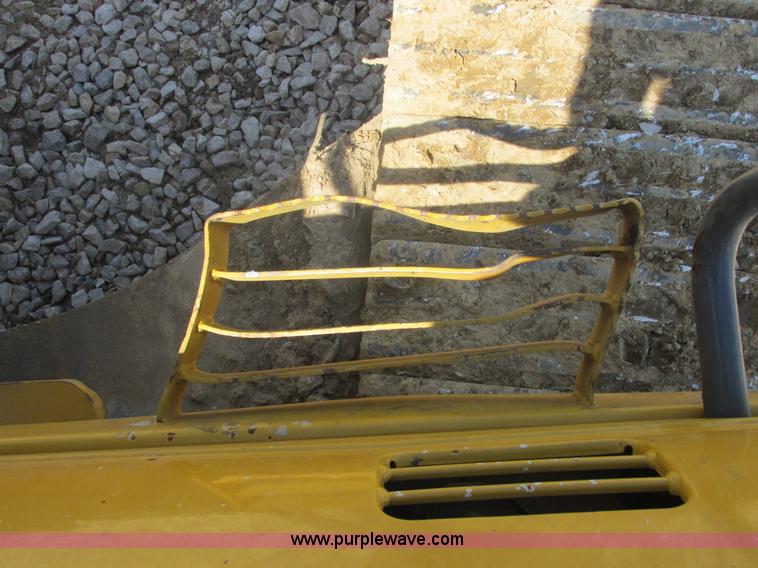 image for item E7196 2003 Komatsu PC200LC-7 excavator