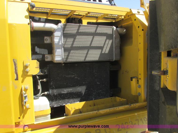 image for item E7196 2003 Komatsu PC200LC-7 excavator