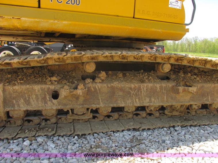 image for item E7196 2003 Komatsu PC200LC-7 excavator