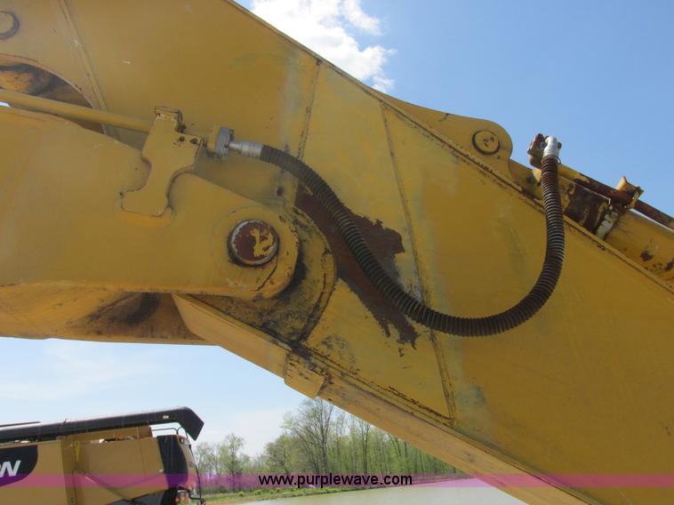 image for item E7196 2003 Komatsu PC200LC-7 excavator