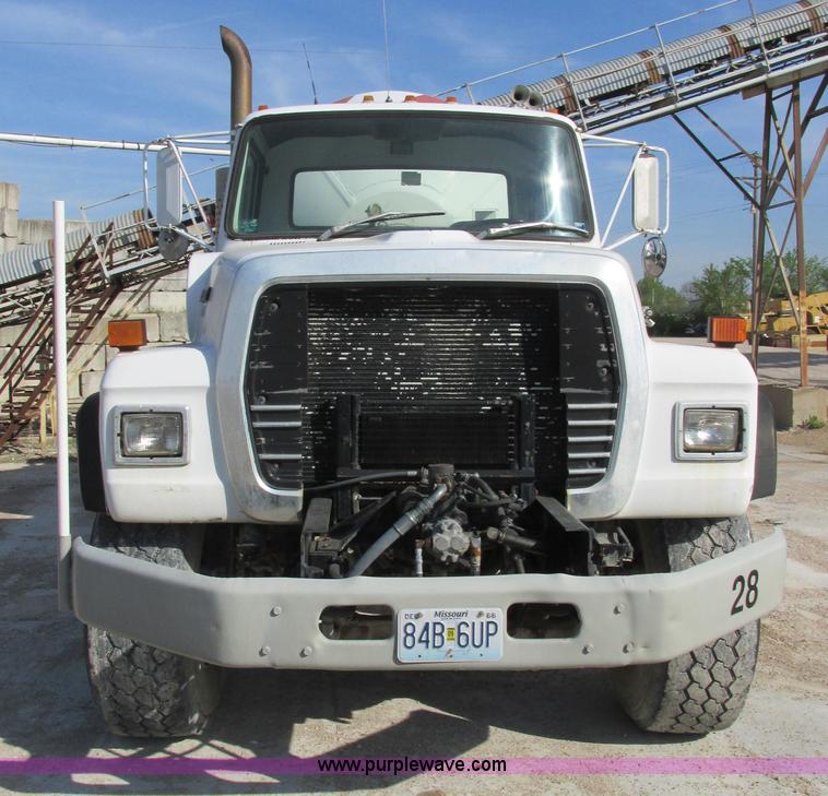 image for item E7227 1991 Ford L9000 mixer truck