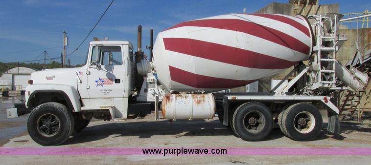 image for item E7227 1991 Ford L9000 mixer truck