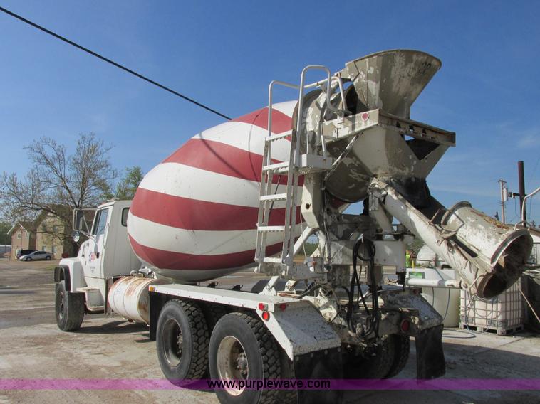 image for item E7227 1991 Ford L9000 mixer truck