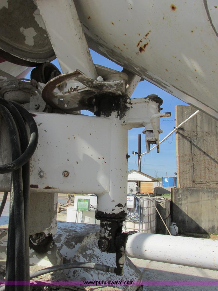 image for item E7227 1991 Ford L9000 mixer truck