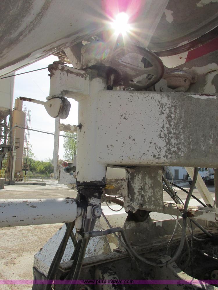 image for item E7227 1991 Ford L9000 mixer truck