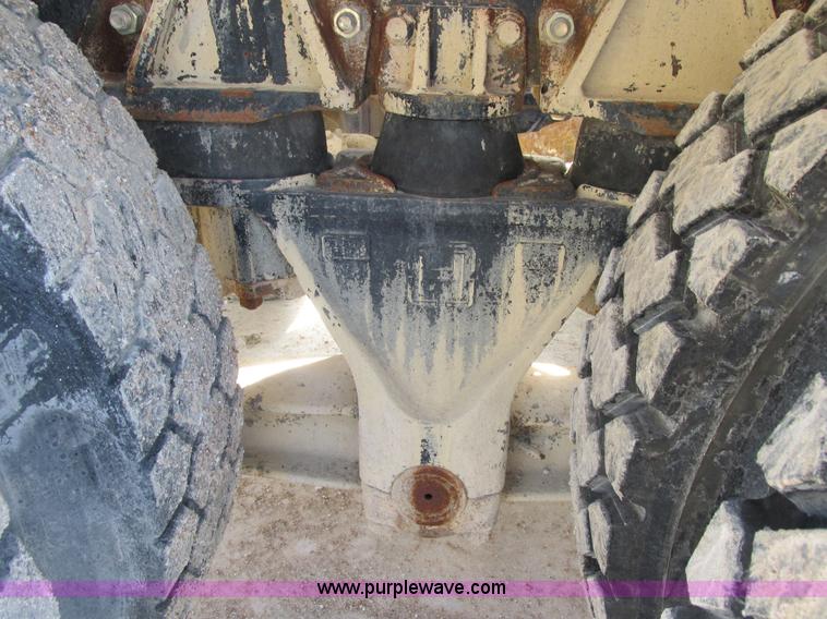 image for item E7227 1991 Ford L9000 mixer truck