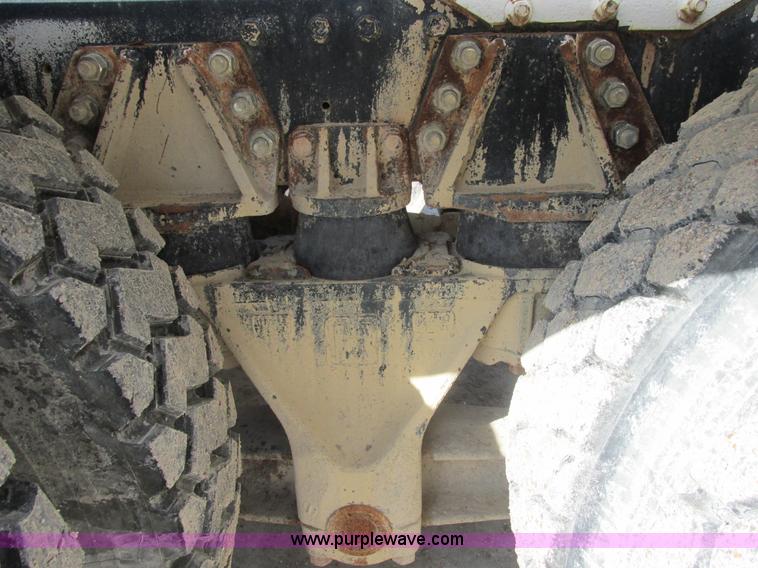 image for item E7227 1991 Ford L9000 mixer truck