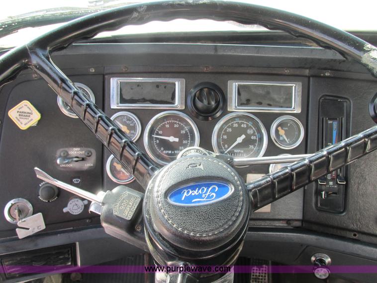 image for item E7227 1991 Ford L9000 mixer truck