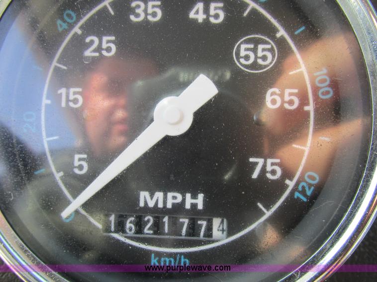 image for item E7227 1991 Ford L9000 mixer truck