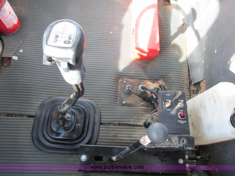 image for item E7227 1991 Ford L9000 mixer truck