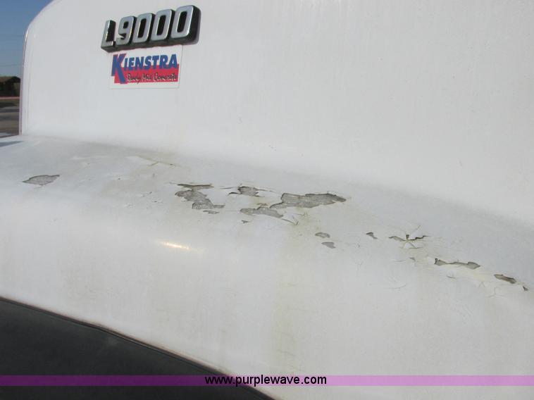 image for item E7227 1991 Ford L9000 mixer truck