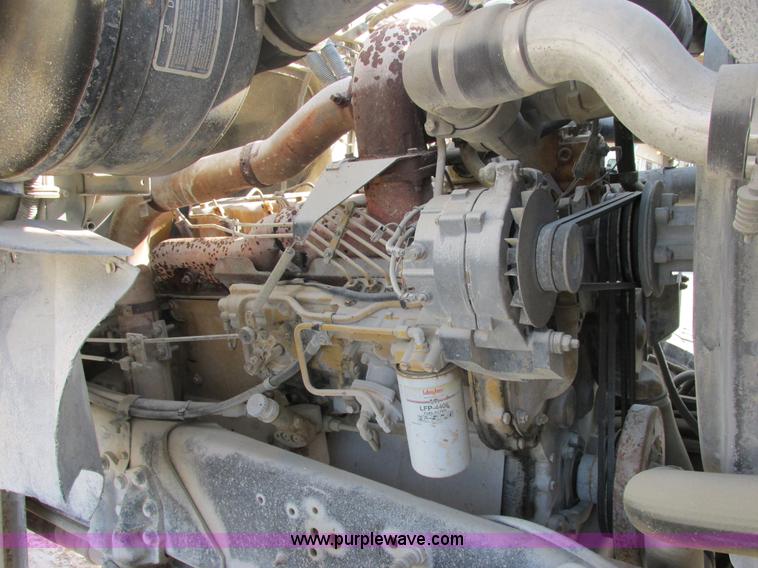 image for item E7227 1991 Ford L9000 mixer truck