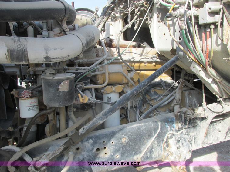 image for item E7227 1991 Ford L9000 mixer truck