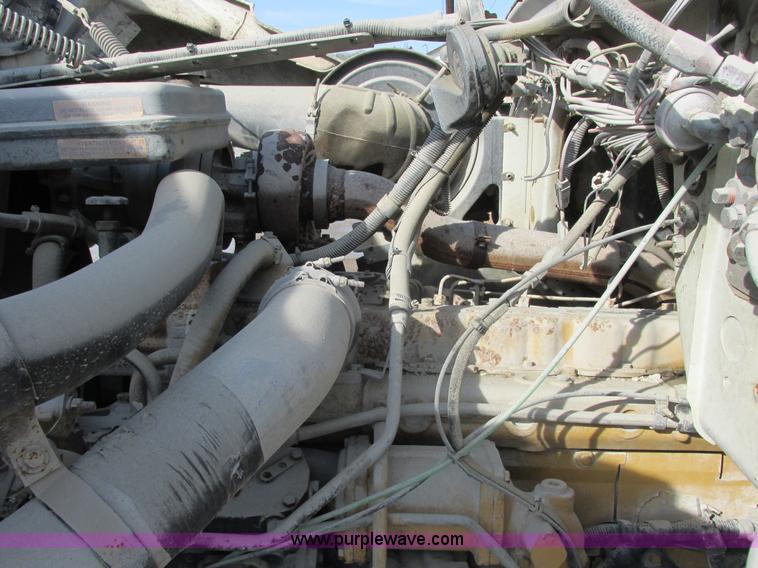 image for item E7227 1991 Ford L9000 mixer truck