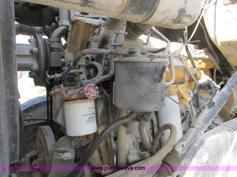 image for item E7227 1991 Ford L9000 mixer truck