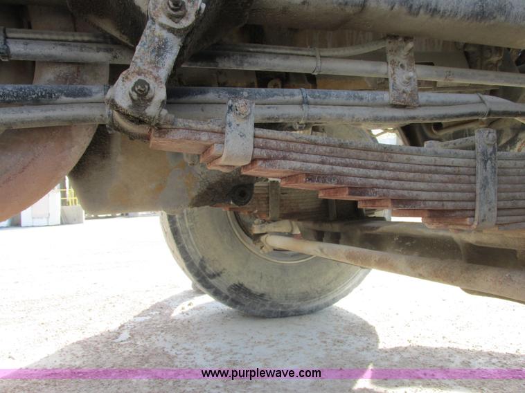 image for item E7227 1991 Ford L9000 mixer truck