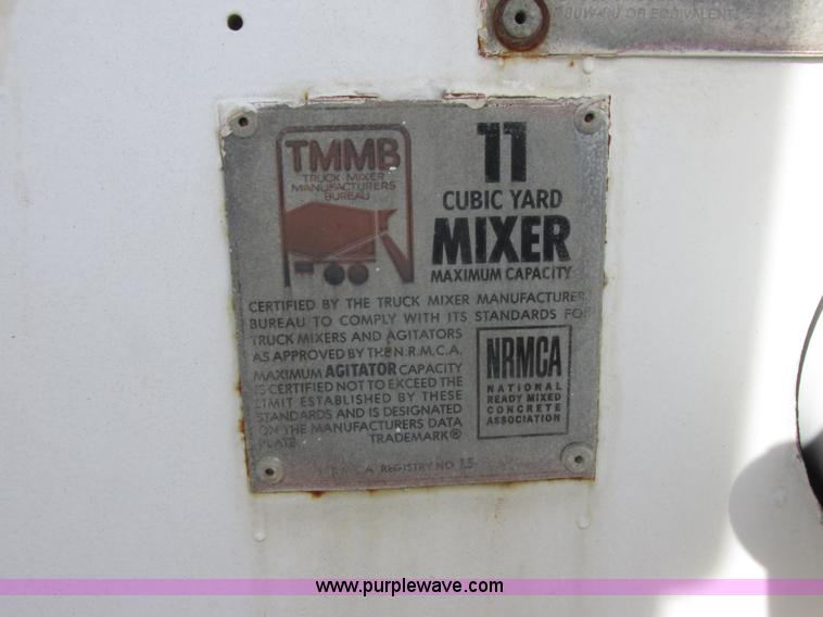 image for item E7227 1991 Ford L9000 mixer truck
