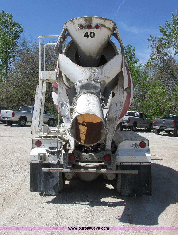 image for item E7228 1995 Ford L9000 mixer truck