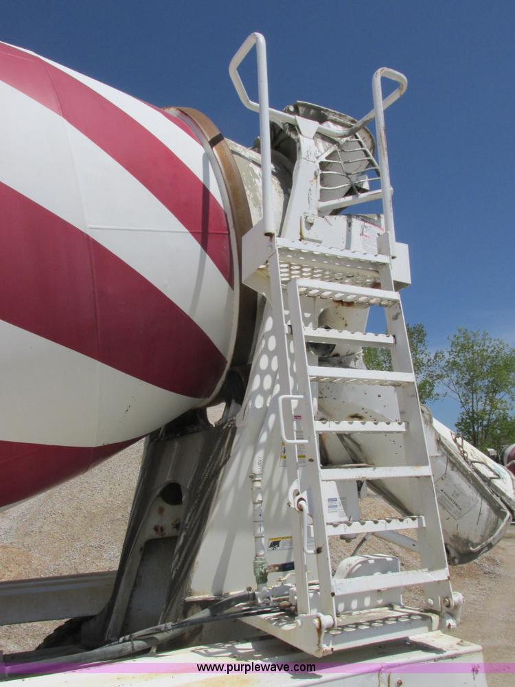 image for item E7228 1995 Ford L9000 mixer truck