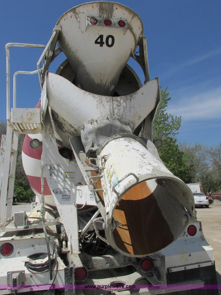 image for item E7228 1995 Ford L9000 mixer truck