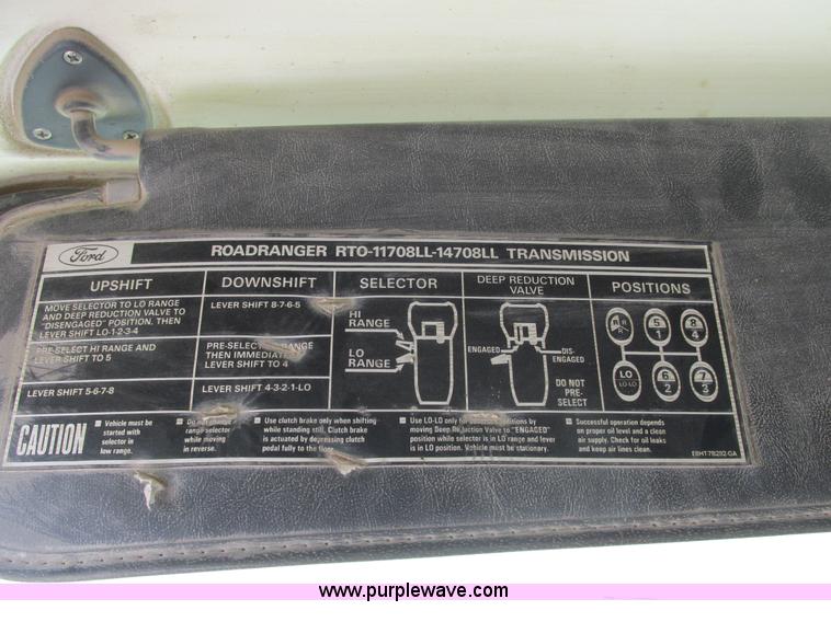 image for item E7228 1995 Ford L9000 mixer truck