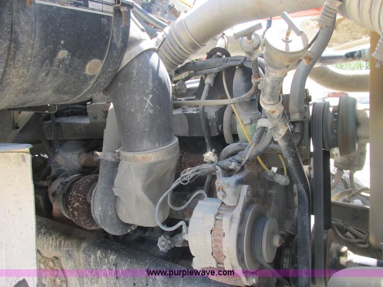 image for item E7228 1995 Ford L9000 mixer truck