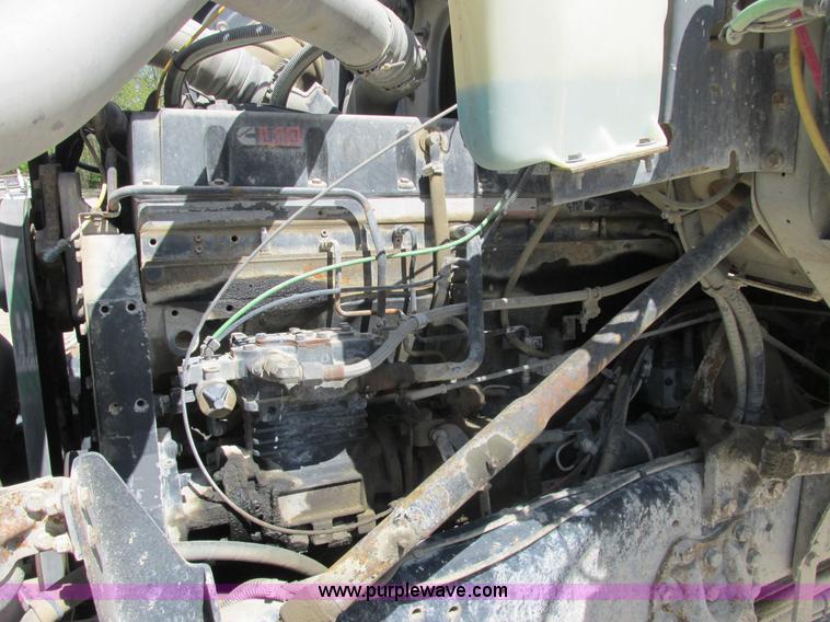 image for item E7228 1995 Ford L9000 mixer truck