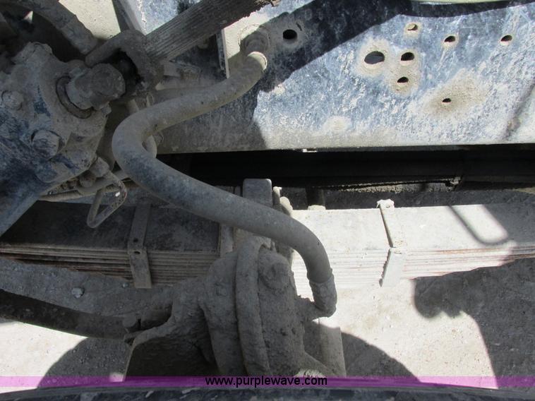 image for item E7228 1995 Ford L9000 mixer truck