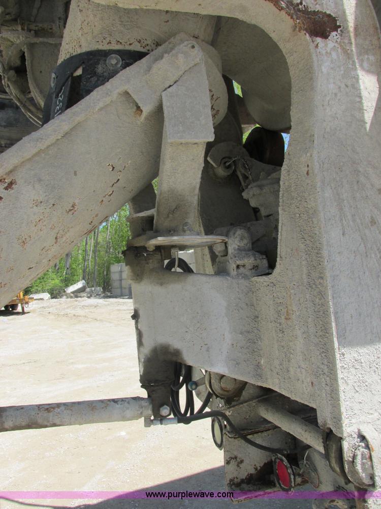 image for item E7229 1992 Ford L9000 mixer truck