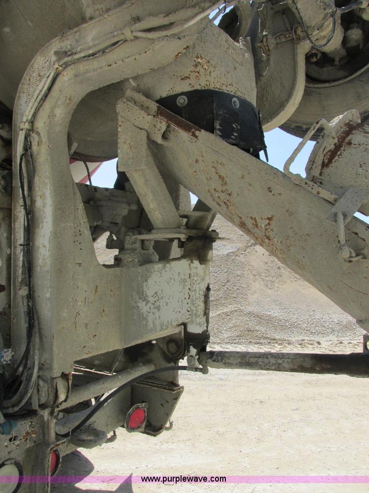 image for item E7229 1992 Ford L9000 mixer truck