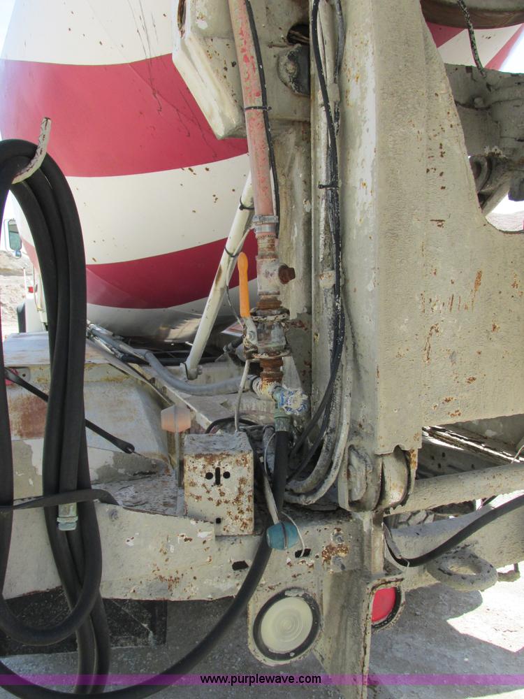 image for item E7229 1992 Ford L9000 mixer truck