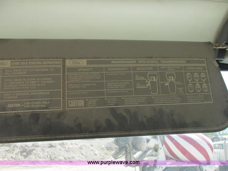 image for item E7229 1992 Ford L9000 mixer truck