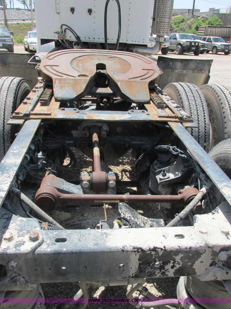 image for item E7230 1999 Kenworth W900B semi truck