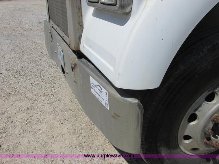 image for item E7230 1999 Kenworth W900B semi truck