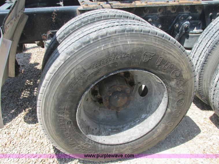 image for item E7230 1999 Kenworth W900B semi truck