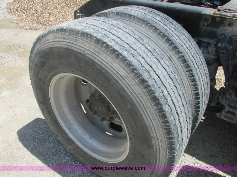 image for item E7230 1999 Kenworth W900B semi truck