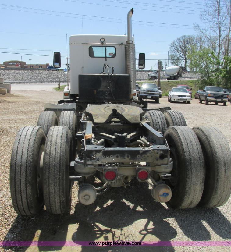 image for item E7231 1997 Kenworth T600 semi truck