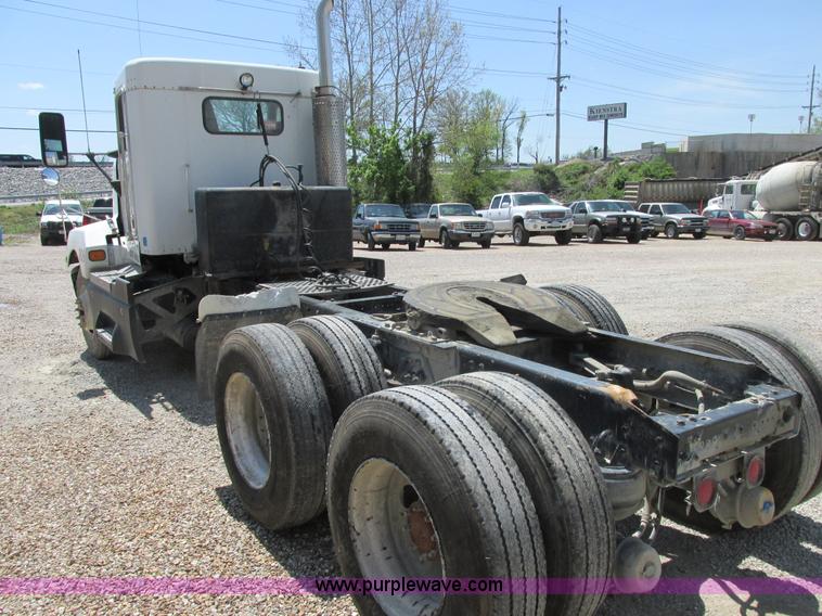 image for item E7231 1997 Kenworth T600 semi truck