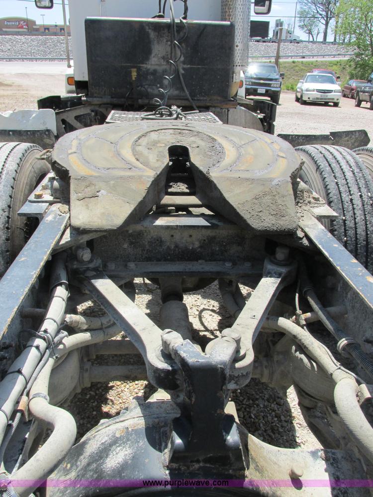 image for item E7231 1997 Kenworth T600 semi truck