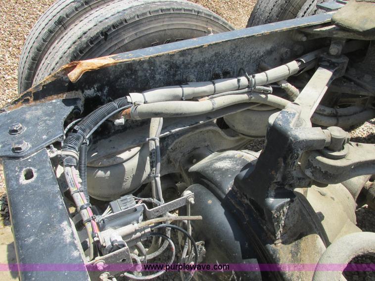 image for item E7231 1997 Kenworth T600 semi truck