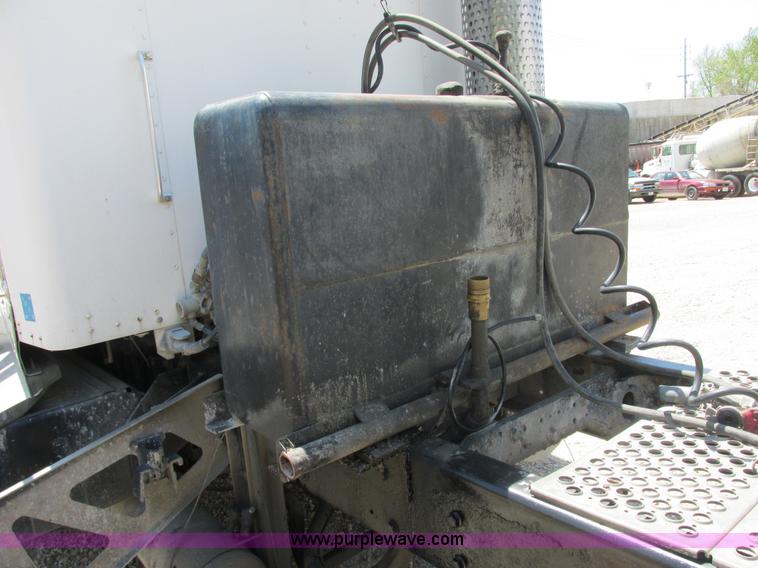 image for item E7231 1997 Kenworth T600 semi truck