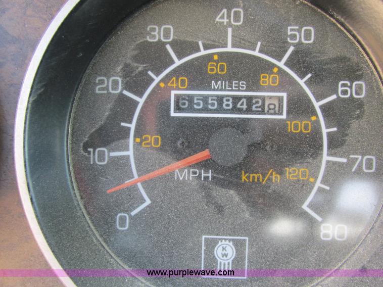 image for item E7231 1997 Kenworth T600 semi truck