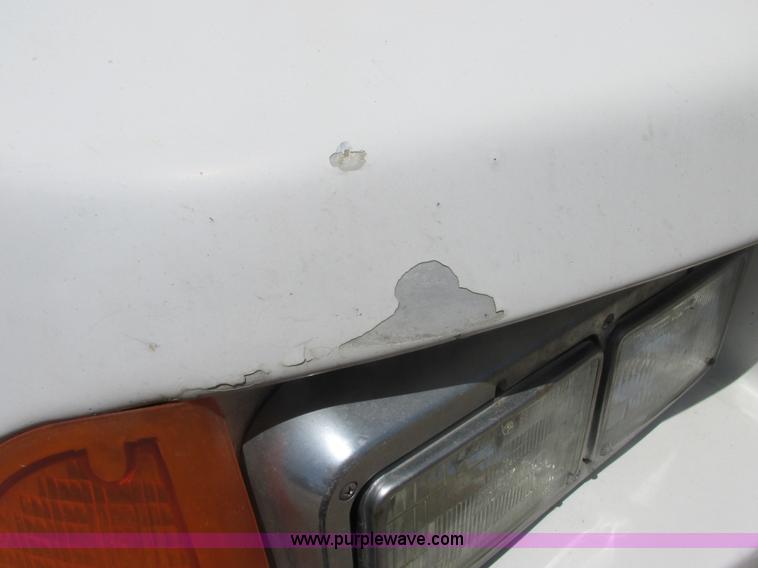 image for item E7231 1997 Kenworth T600 semi truck