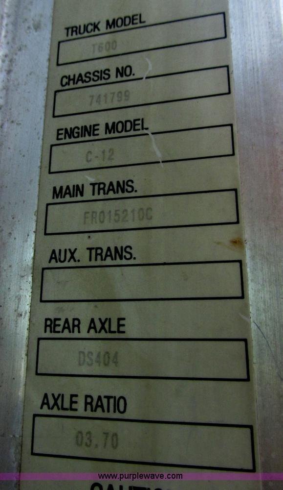 image for item E7231 1997 Kenworth T600 semi truck