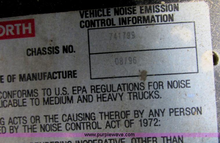 image for item E7231 1997 Kenworth T600 semi truck