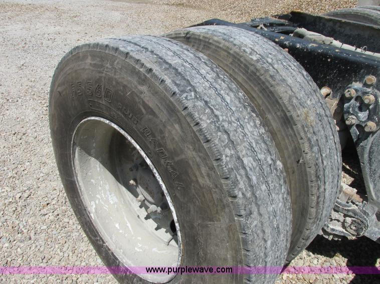 image for item E7231 1997 Kenworth T600 semi truck