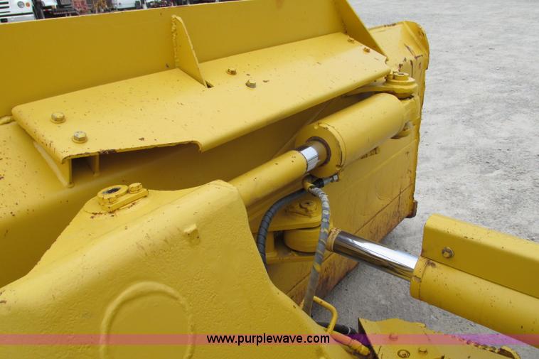 image for item F4796 2006 Komatsu D61PX-15 dozer