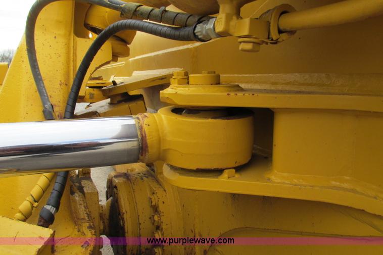 image for item F4796 2006 Komatsu D61PX-15 dozer
